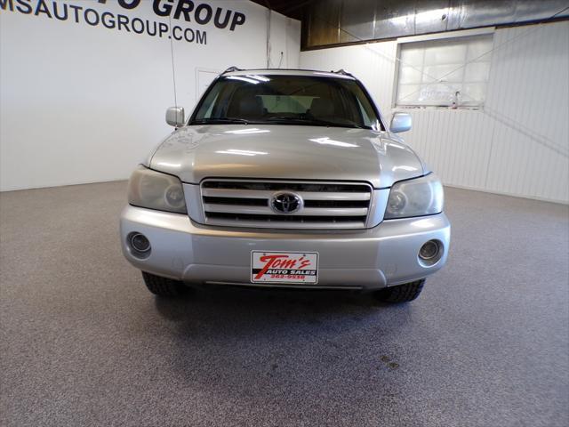 used 2004 Toyota Highlander car, priced at $6,995