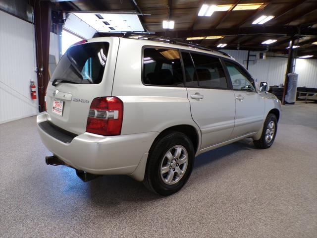 used 2004 Toyota Highlander car, priced at $6,995