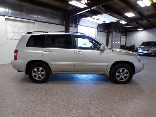 used 2004 Toyota Highlander car, priced at $6,995