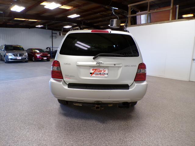 used 2004 Toyota Highlander car, priced at $6,995