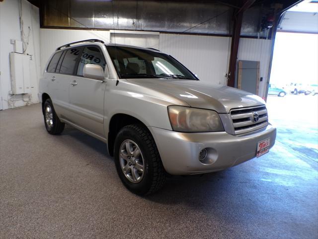 used 2004 Toyota Highlander car, priced at $6,995