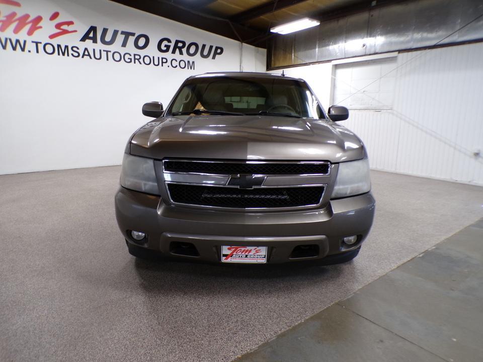 used 2011 Chevrolet Suburban car, priced at $5,995