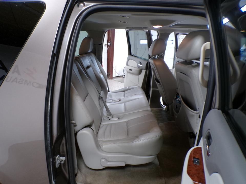 used 2011 Chevrolet Suburban car, priced at $5,995