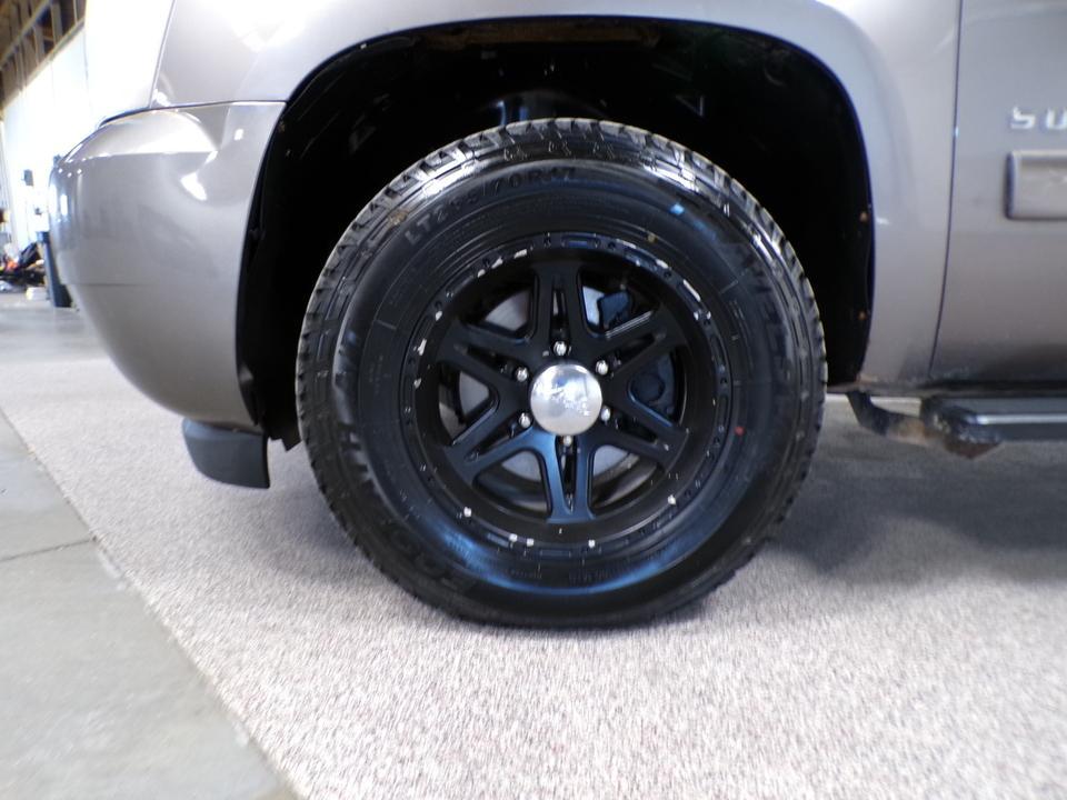 used 2011 Chevrolet Suburban car, priced at $5,995