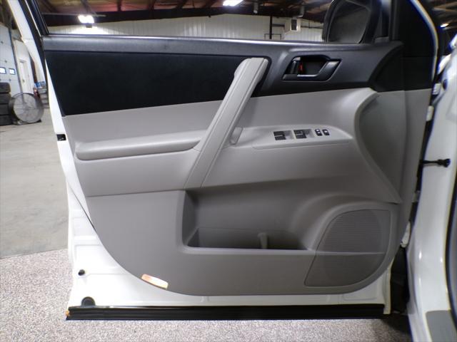 used 2012 Toyota Highlander car, priced at $9,995