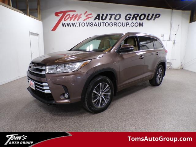used 2017 Toyota Highlander car, priced at $21,995