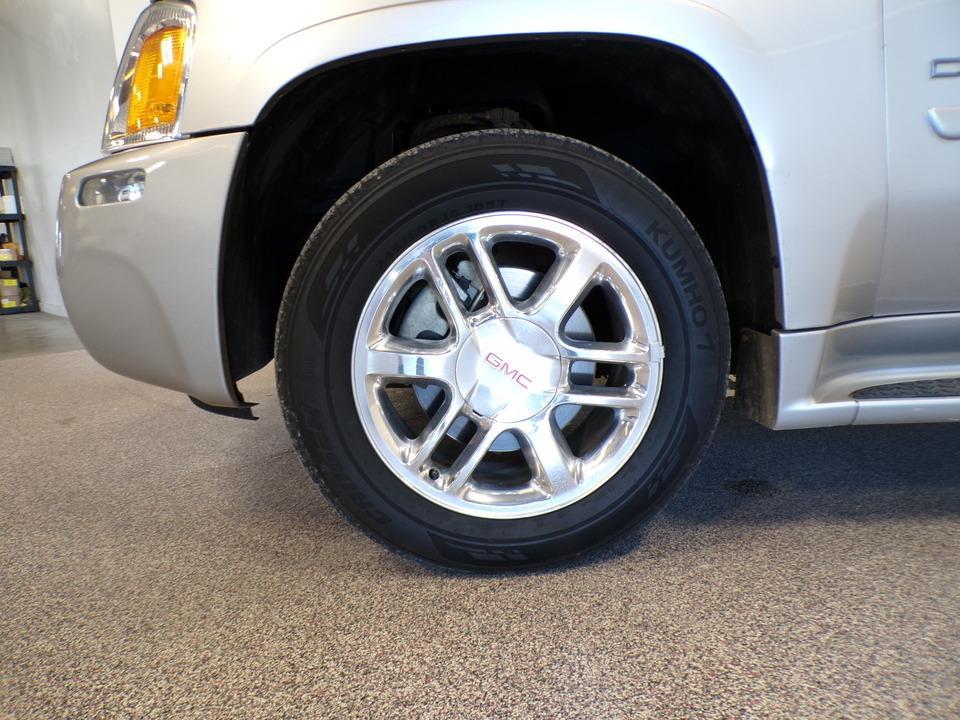 used 2006 GMC Envoy car, priced at $8,995