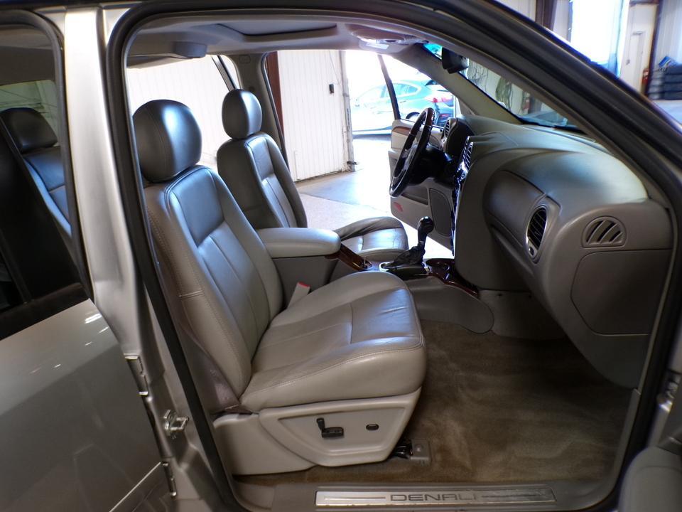 used 2006 GMC Envoy car, priced at $8,995