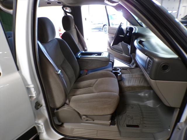 used 2005 Chevrolet Suburban car, priced at $5,995