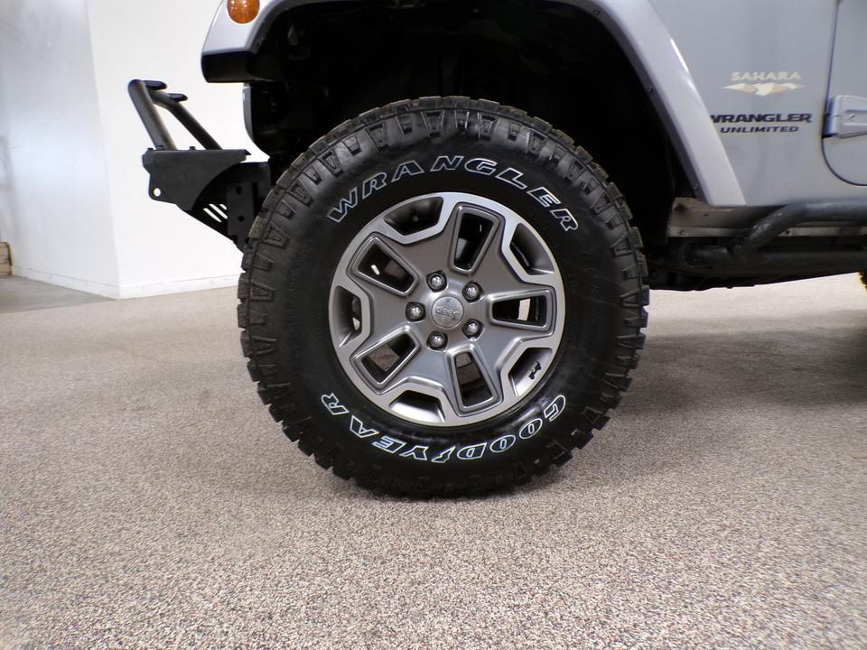 used 2014 Jeep Wrangler Unlimited car, priced at $12,995