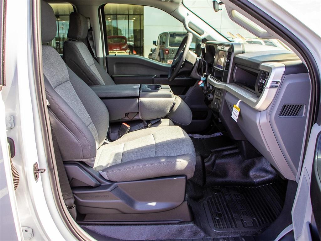 new 2025 Ford F-250 car, priced at $52,806