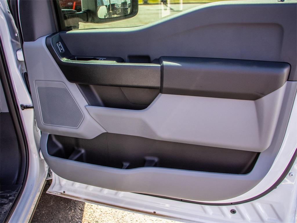 new 2025 Ford F-250 car, priced at $52,806