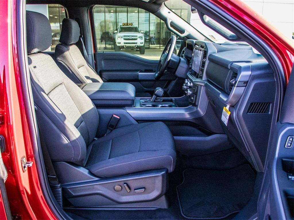 new 2025 Ford F-150 car, priced at $52,268