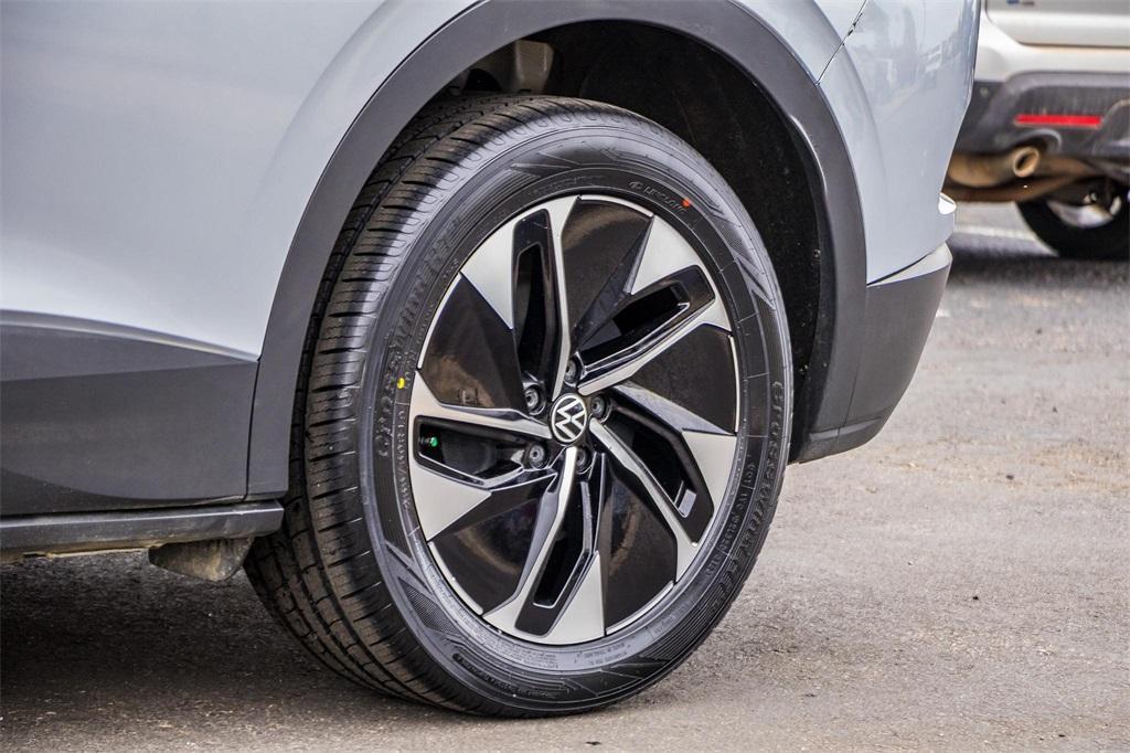 used 2022 Volkswagen ID.4 car, priced at $19,917