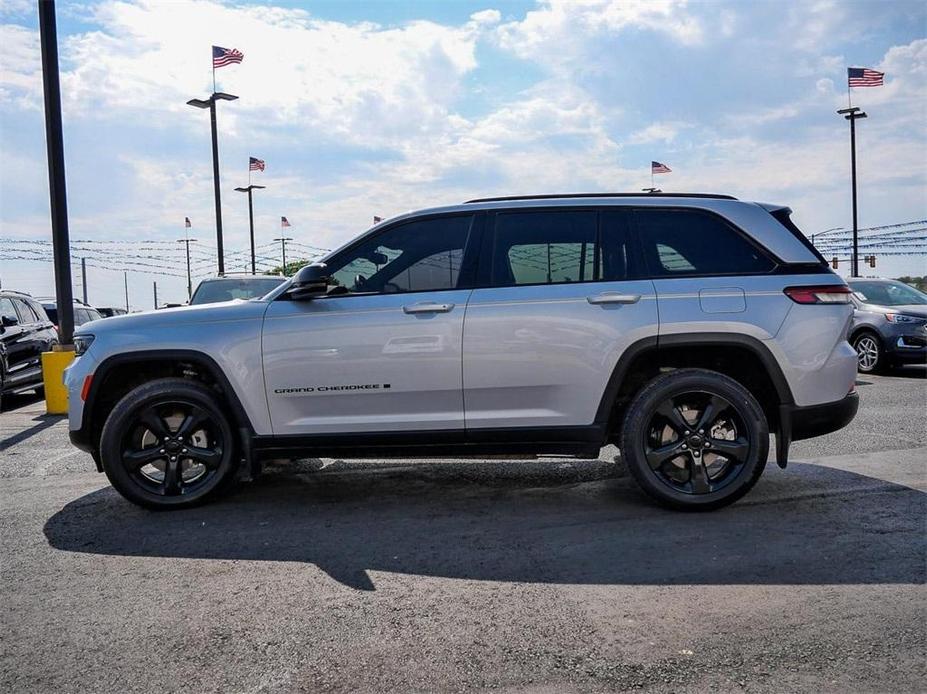 used 2022 Jeep Grand Cherokee car, priced at $30,995