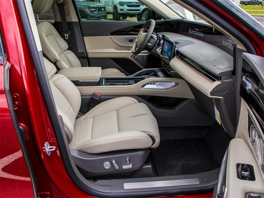 new 2025 Lincoln Nautilus car, priced at $65,798