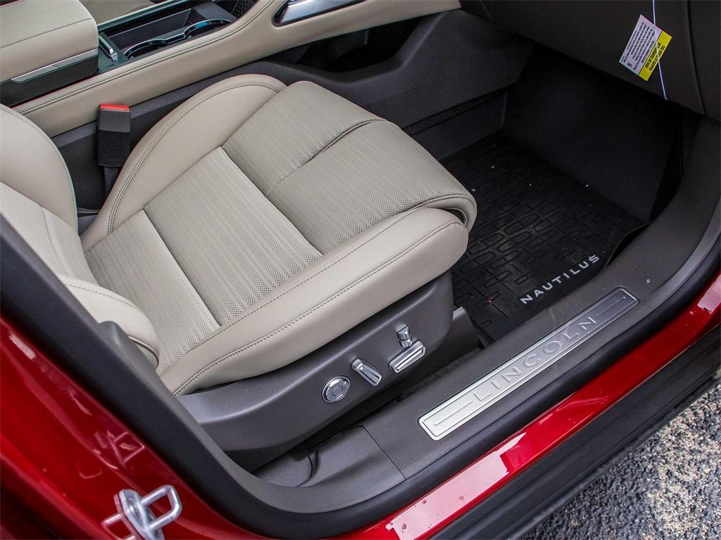 new 2025 Lincoln Nautilus car, priced at $65,798