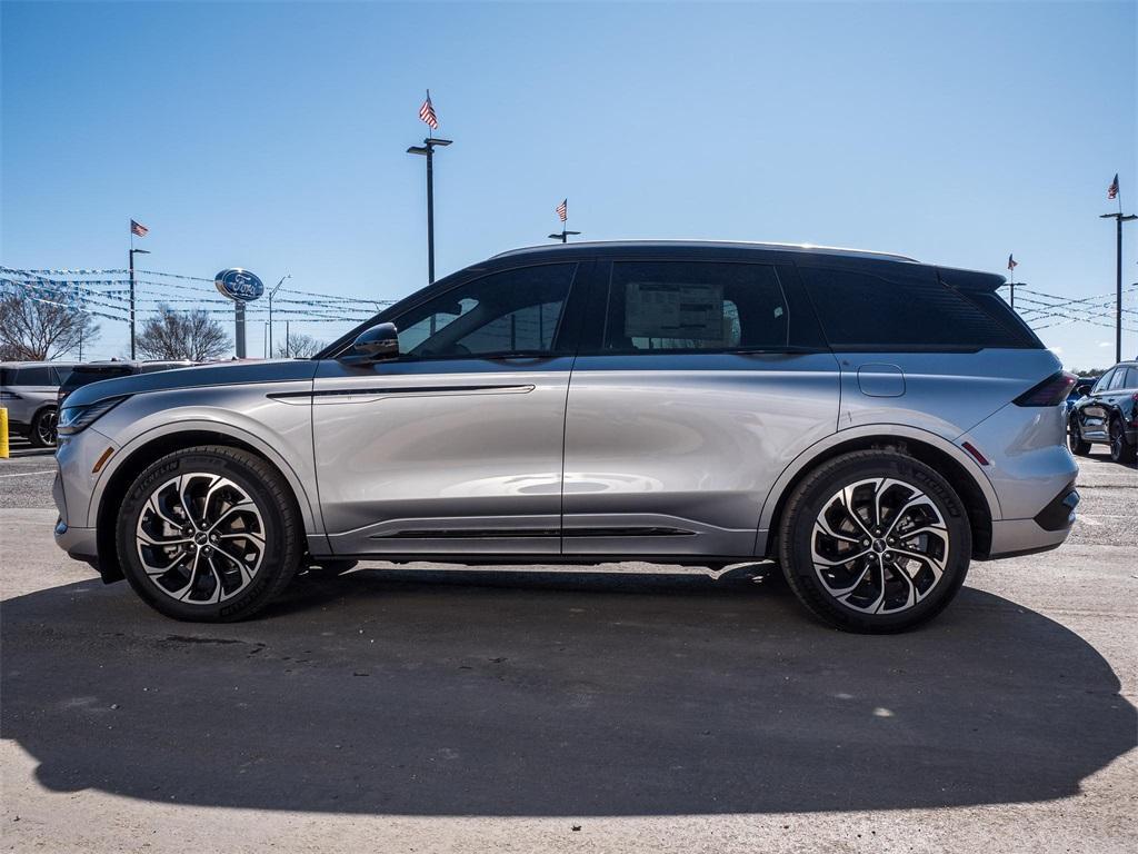 new 2025 Lincoln Nautilus car, priced at $63,180