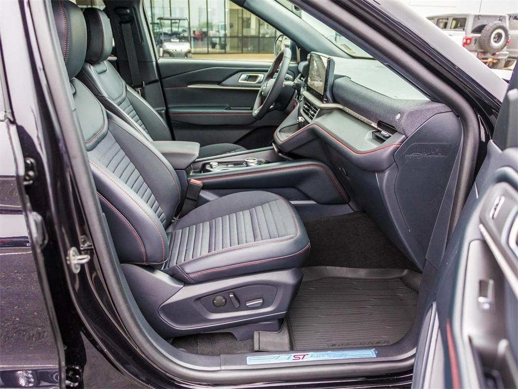 new 2025 Ford Explorer car, priced at $45,971
