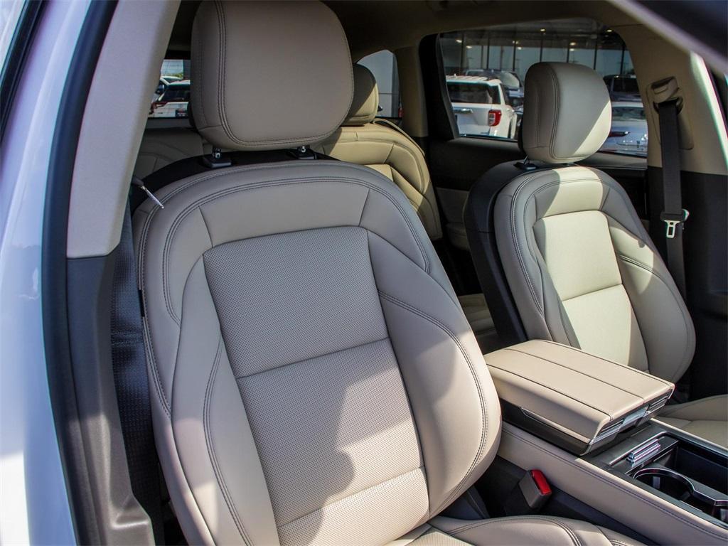 new 2025 Lincoln Nautilus car, priced at $51,130
