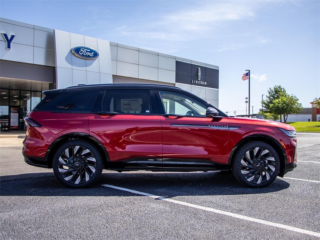 new 2025 Lincoln Nautilus car, priced at $62,083