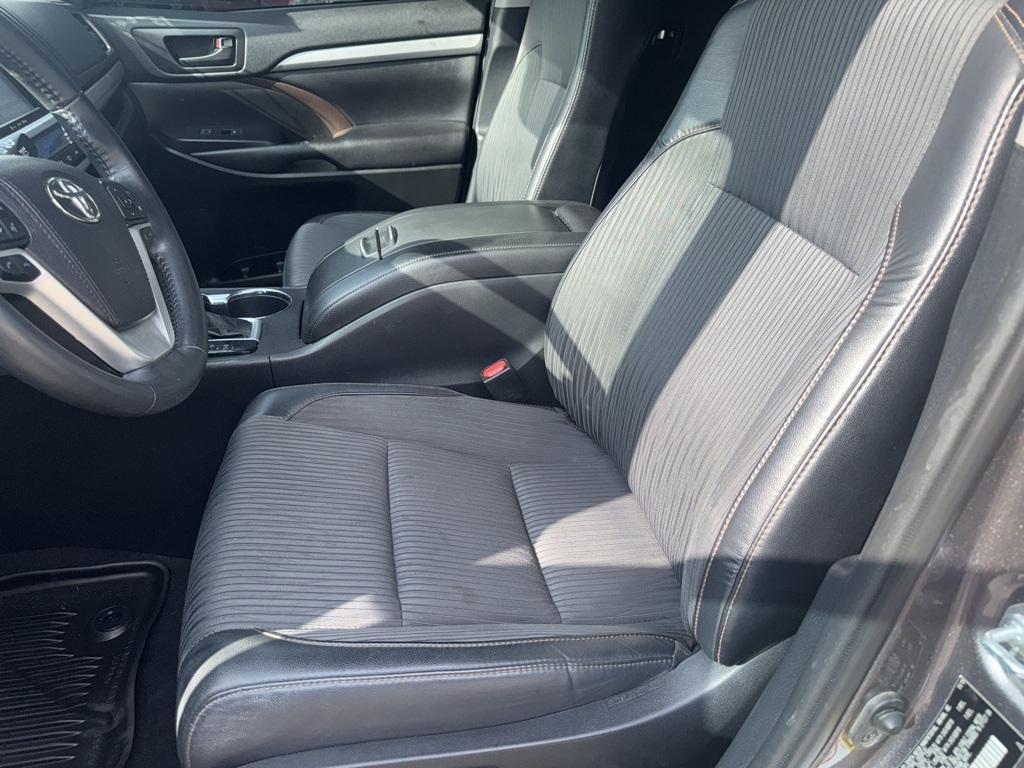 used 2019 Toyota Highlander car, priced at $29,500