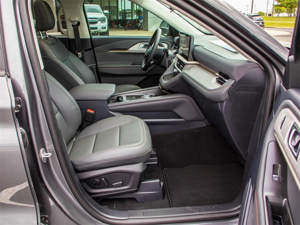new 2025 Ford Explorer car, priced at $46,355