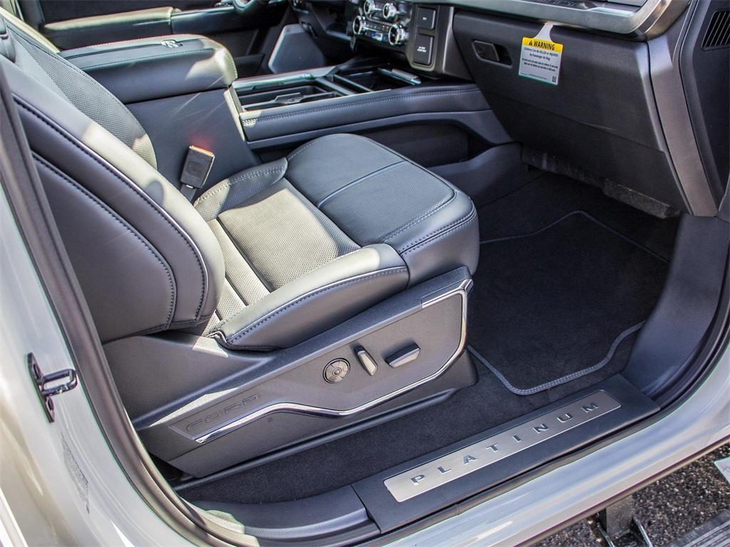 new 2025 Ford F-250 car, priced at $92,540