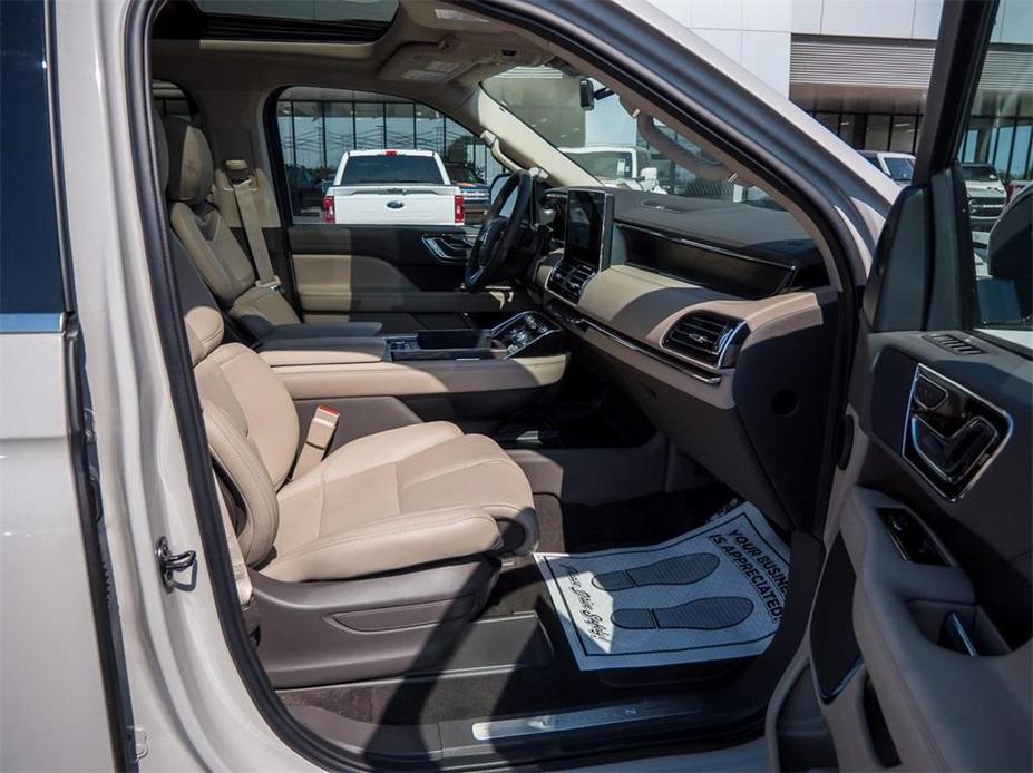 new 2024 Lincoln Navigator car, priced at $86,147