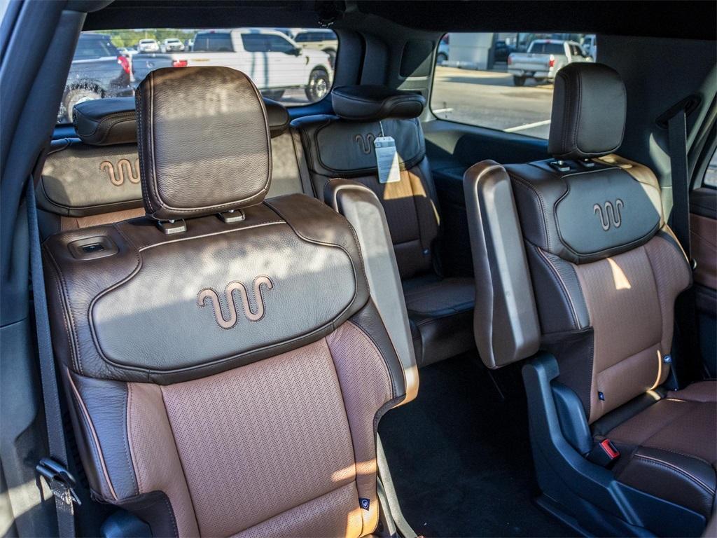 new 2025 Ford Expedition car, priced at $85,677