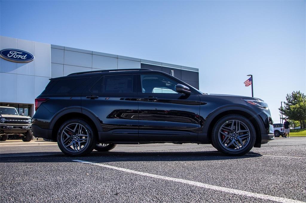 new 2025 Ford Explorer car, priced at $60,560