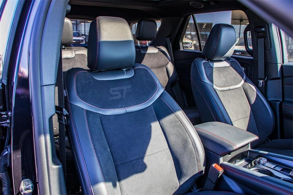 new 2025 Ford Explorer car, priced at $60,560