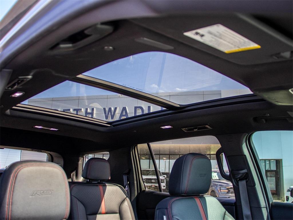 used 2024 Chevrolet Traverse car, priced at $52,816
