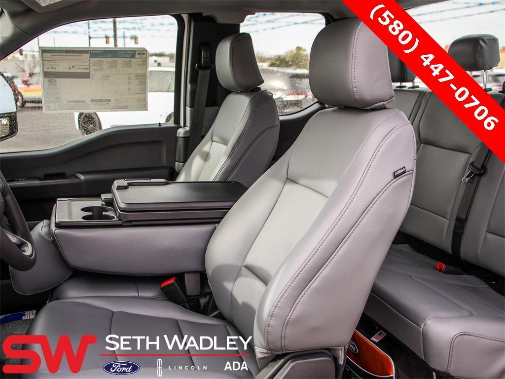 new 2025 Ford F-250 car, priced at $54,052