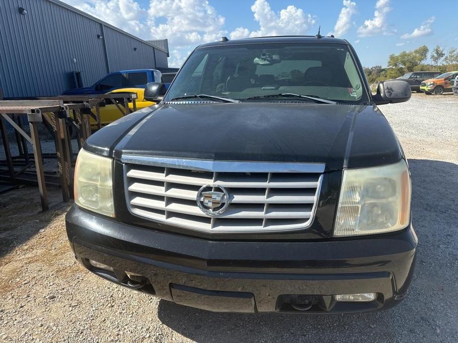 used 2004 Cadillac Escalade car, priced at $5,995