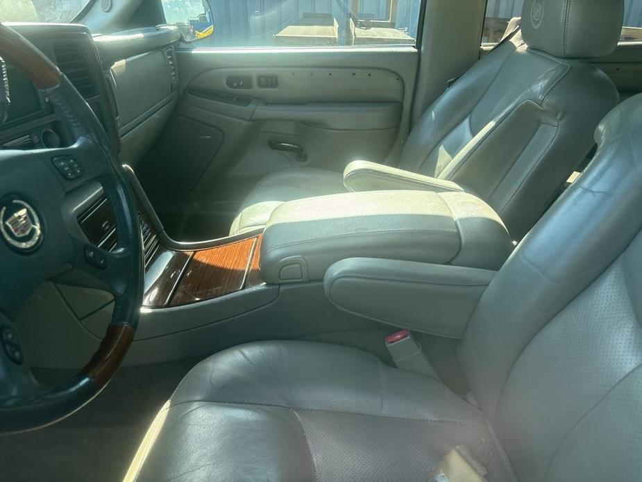 used 2004 Cadillac Escalade car, priced at $5,995