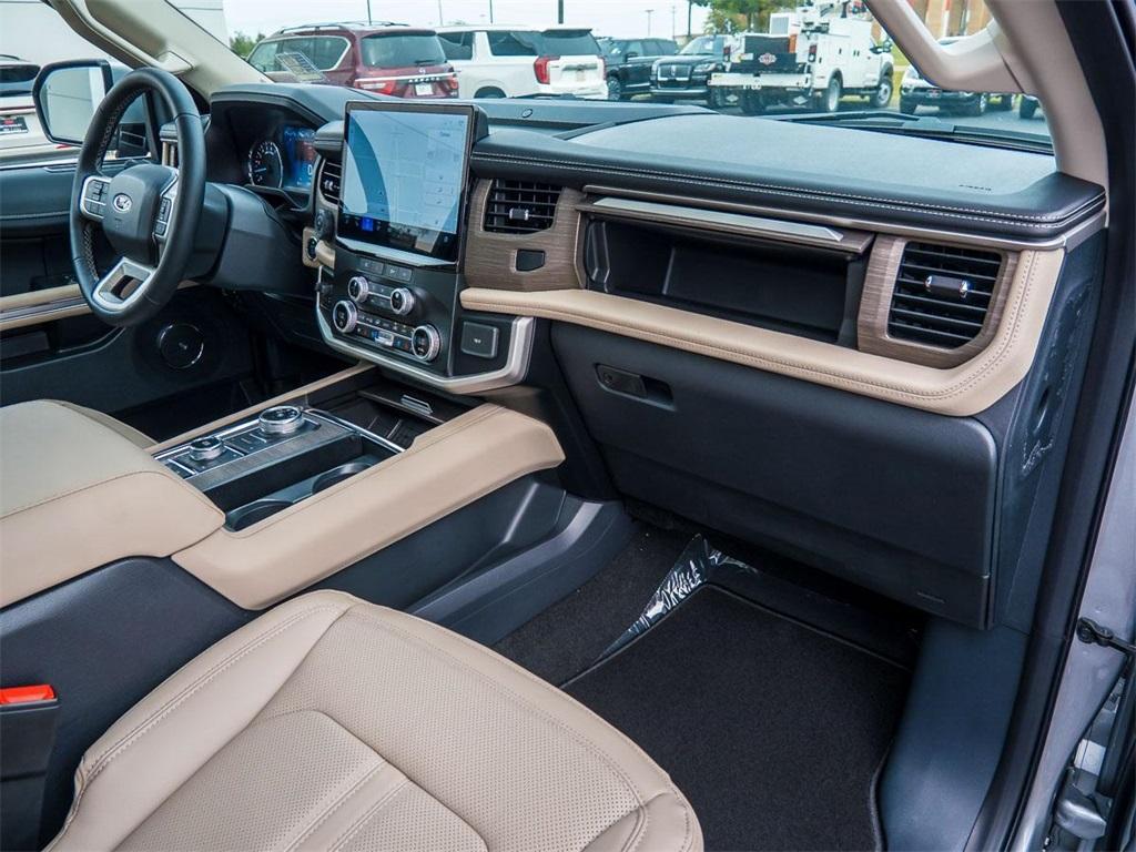 new 2024 Ford Expedition Max car, priced at $68,832