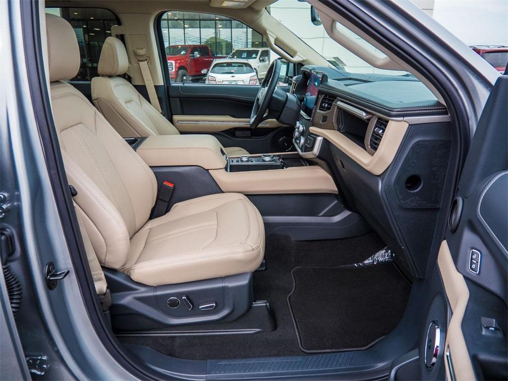 new 2024 Ford Expedition Max car, priced at $68,832