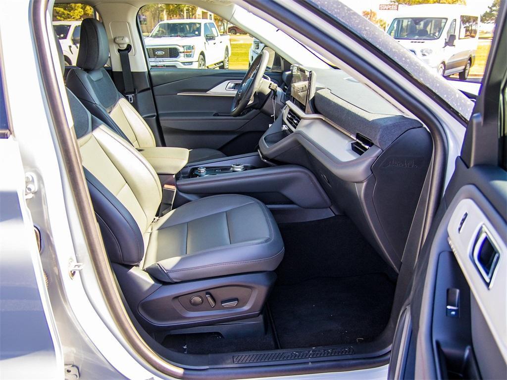 new 2025 Ford Explorer car, priced at $47,950
