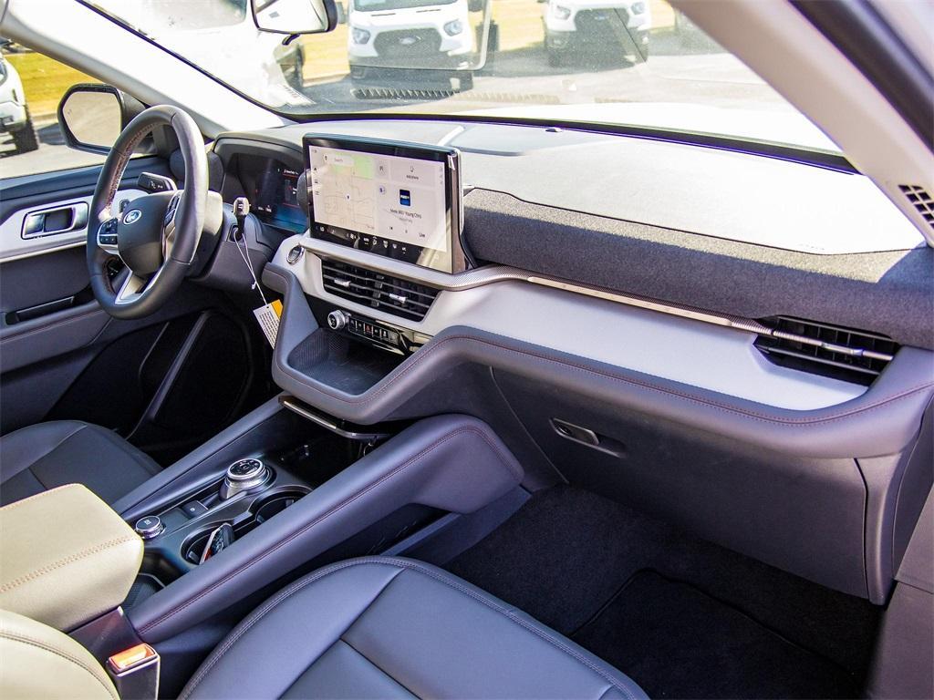new 2025 Ford Explorer car, priced at $47,950