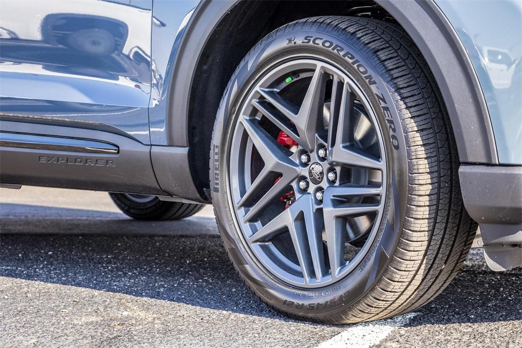 new 2025 Ford Explorer car, priced at $52,725