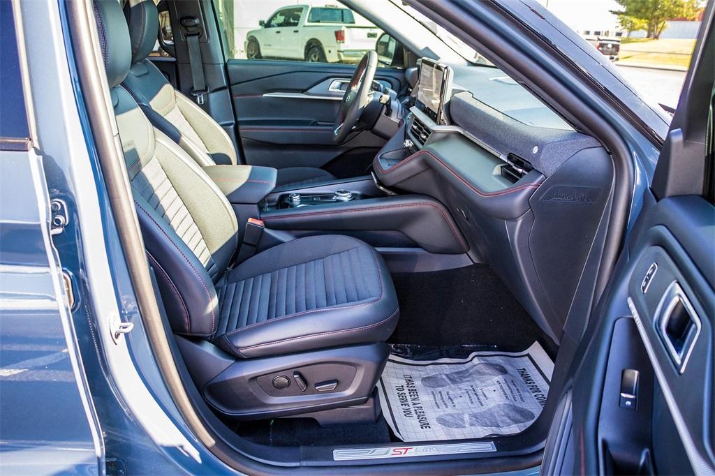 new 2025 Ford Explorer car, priced at $52,725
