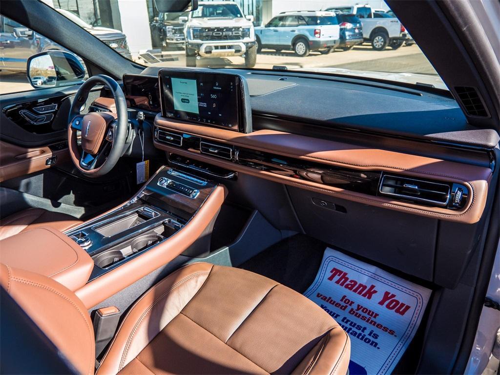 new 2025 Lincoln Aviator car, priced at $72,255