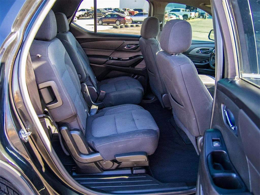 used 2023 Chevrolet Traverse car, priced at $21,995