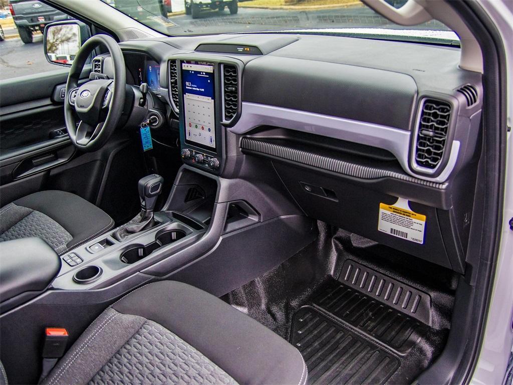 new 2025 Ford Ranger car, priced at $33,595