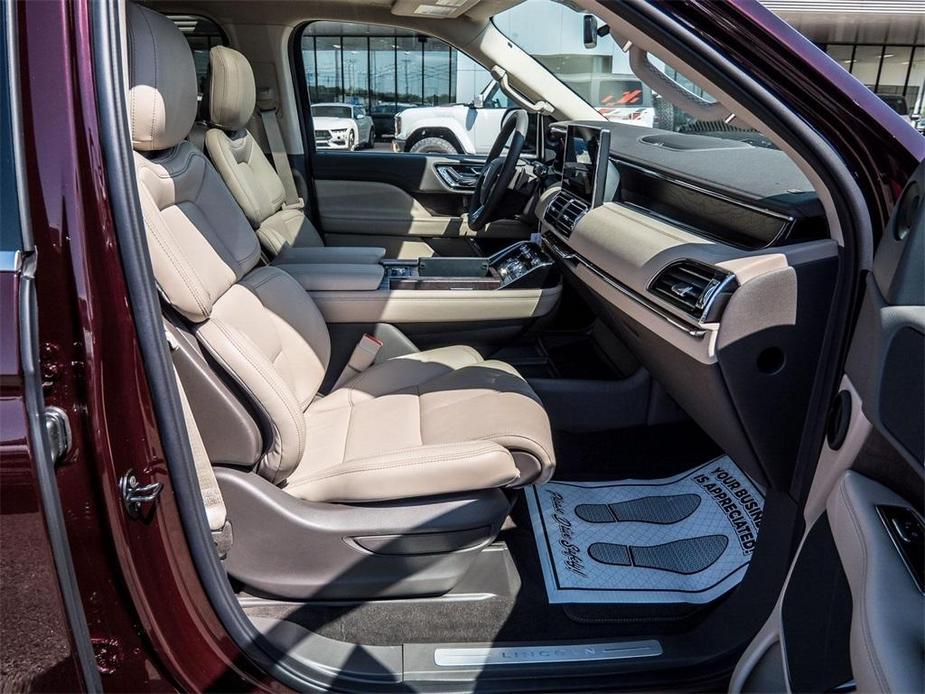 new 2024 Lincoln Navigator car, priced at $86,147