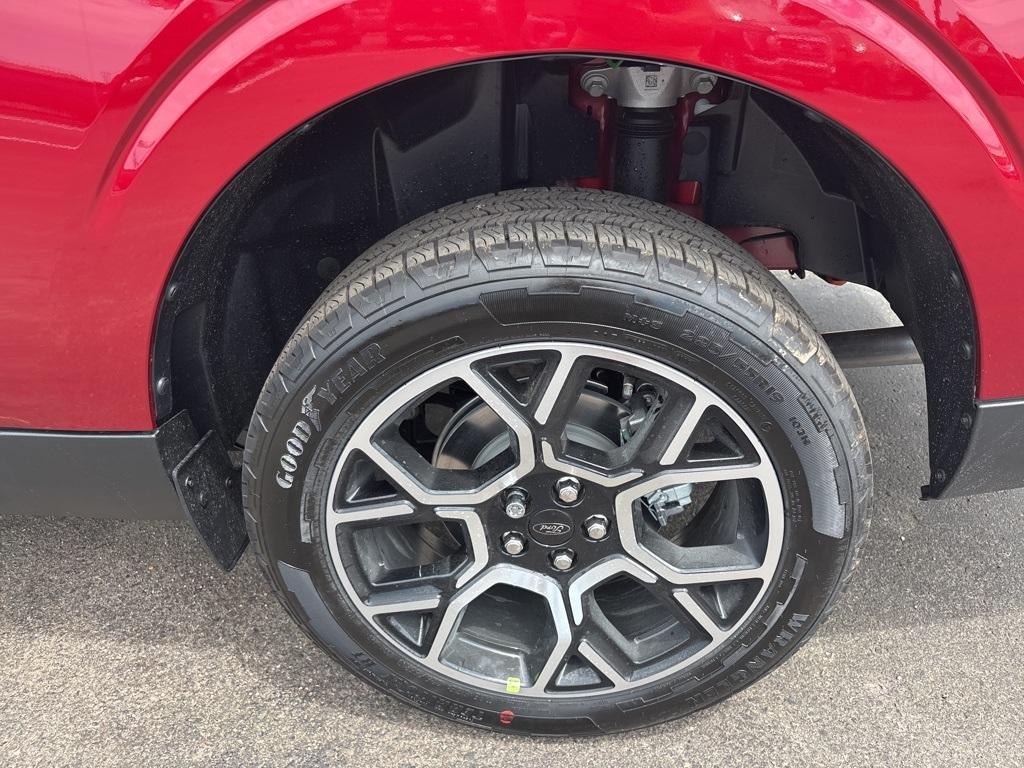 new 2025 Ford Maverick car, priced at $40,525