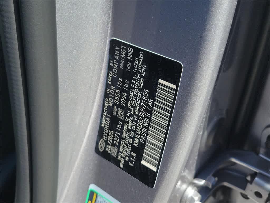 new 2025 Hyundai Elantra car, priced at $25,165