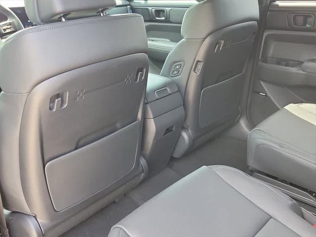 new 2025 Hyundai SANTA FE HEV car, priced at $53,779