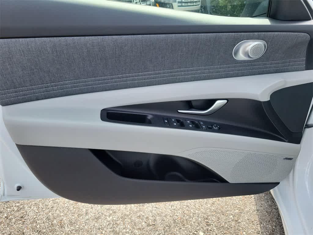 new 2025 Hyundai Elantra car, priced at $29,205